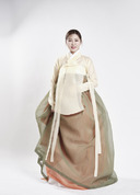 ‘사상최초’ 트로트, 교과서 공식 등재... 송가인-가인이어라 수록