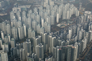 서울 집값, 규제 2주 만에 ‘숨 고르기’… “갭투자 막히자 거래 얼어붙어”
