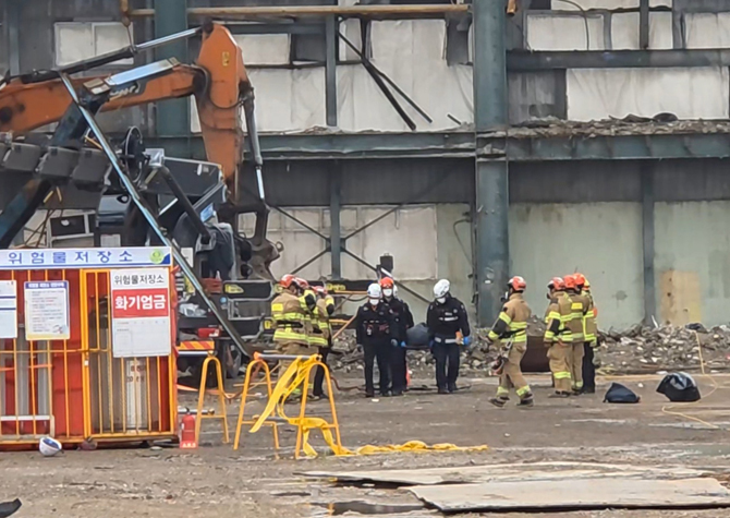 [속보] 울산화력 매몰 현장서<br>사망자 시신 1구 수습