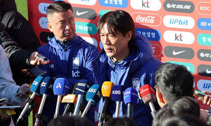 배준호·서민우 발탁… 중원 공백 메운 홍명보호