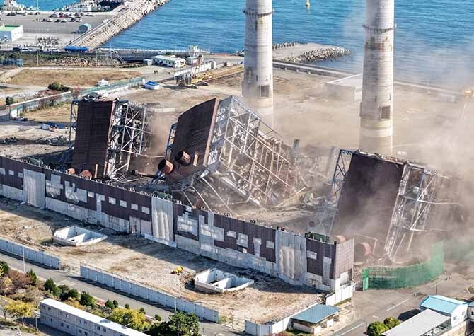 울산화력 4·6호기 폭파 완료<br>매몰 4명 구조·수색 본격화