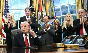 트럼프, 상원 셧다운 종료 지지… 공무원 복직 동의