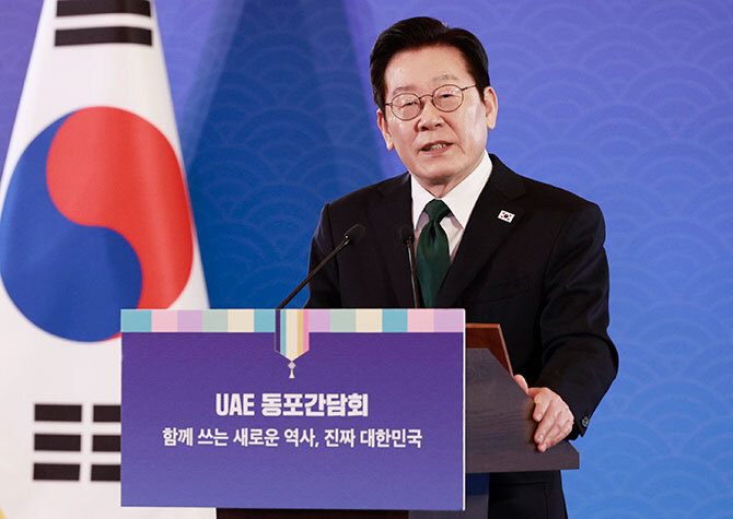 李 대통령, UAE 동포들과 만나<BR>"자랑할 만한 조국으로 변할 것"