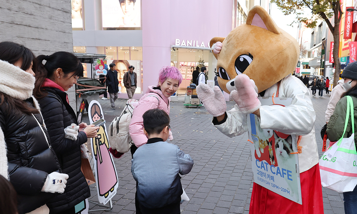 [포토에세이] ‘K-컬처’ 인기에… 활기 되찾는 명동