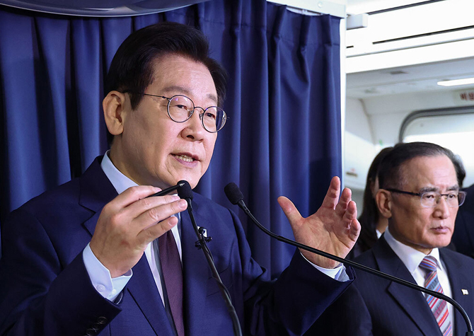 李 “韓, 고래싸움에 낀 새우<br>강대국 중재자로 활동폭 넓혀야”