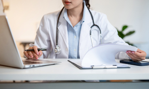 비대면진료 법제화… 병원 대기줄 준다