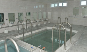 아빠 때밀이 받는 새…9살 아들, 50㎝ 목욕탕 빠져 사망