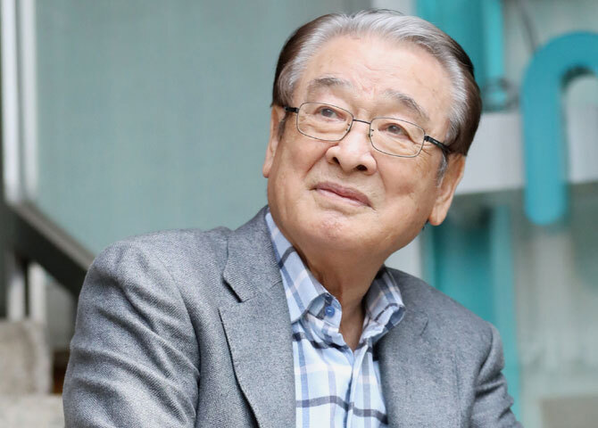 칠순엔 '하이킥' 팔순엔 '꽃할배'<br>일평생 도전한 천생 배우 이순재