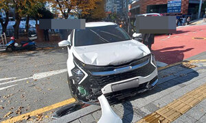 유턴하던 SUV가 모녀 덮쳐… 초등생 딸 숨지고, 엄마는 중상