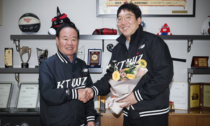 패닉 바이인가, 합리적 투자인가…자체생산 강백호를 ‘쩐의 전쟁’으로 놓치더니 김현수에게 3년 50억원 풀 보장을? KT의 이해할 수 없는 스토브리그 행보