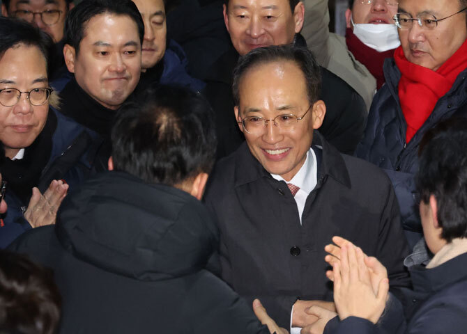 '계엄 해제 방해' 秋 구속영장 기각<br>법원 "혐의·법리 다툼여지"