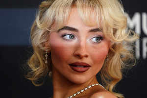 "백악관 사악하고 역겹다" 사브리나 카펜터, 無허가 음원 활용에 분노