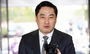 ‘李 소년원 발언’ 강용석 징역형 집유