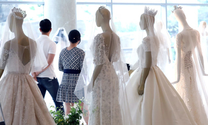 싸서 혹∼했다, 추가비에 ‘헉’…텅 빈 ‘공공 예식장’