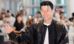 손흥민, 토트넘 안방 찾아 ‘작별인사’