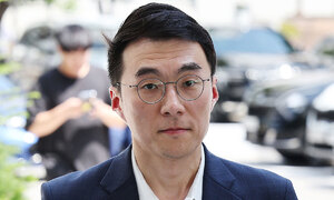 與 의원들 "같이 돌 맞겠다"…‘청탁 논란’ 김남국 옹호