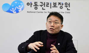 “입양자엔 ‘뿌리’, 입양기록물 잘 보존해야…이전 예산 미반영 아쉬워” [차 한잔 나누며]