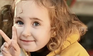 “애가 바뀐 줄 알았다”…중국인 부모 사이서 금발·푸른 눈 딸 탄생