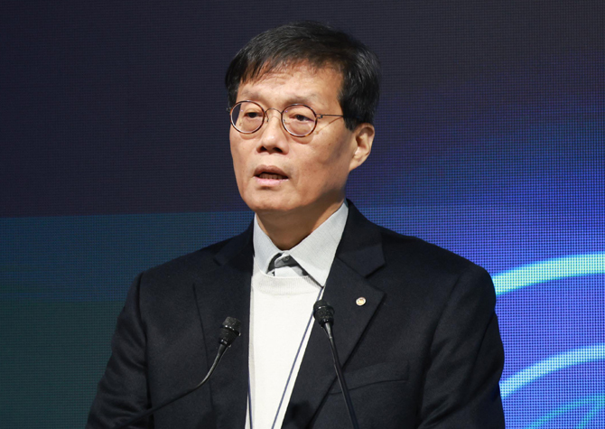 한은총재 "현재 환율, 금융위기 아니지만 물가·양극화 위기"