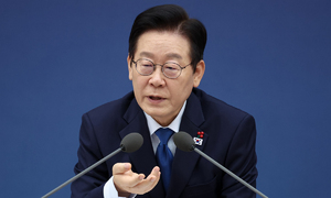 李대통령 "업무보고 발언 후 뒤에서 딴 얘기하는 사람 있어"