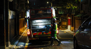 비용 절감·책임 회피에 떠밀려… ‘안전할 권리’ 빼앗긴 거리의 미화원 [탐사기획-당신이 잠든 사이]
