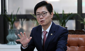 “국회도서관, AI 시대 ‘지식정보의 허브’ 될 것” [차 한잔 나누며]