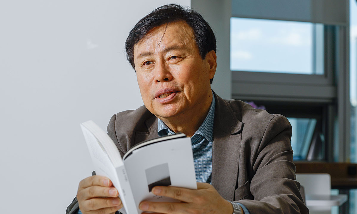 시집 『고요로 가야겠다』 도종환 “소요에서 빠져나와 고요에서 더 지혜롭기를” [김용출의 문학삼매경]