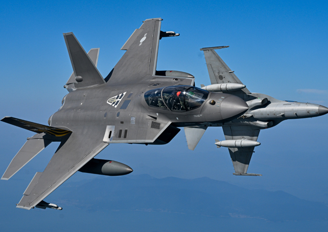 “전투기는 만들었는데 미사일은 왜 없나”…대통령 질문이 드러낸 공백