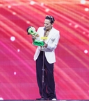 지드래곤, 'MMA2025' 7관왕 쾌거…신인상은 올데프·하츠투하츠