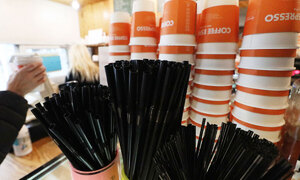 “버블티도 빨대 금지?”…실제론 ‘불편’하게만 [정책돋보기]