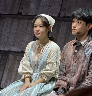 '학폭 의혹' 심은우 4년만에 연극으로 복귀…"조금씩 나아갈 수 있는 용기 생겨"   