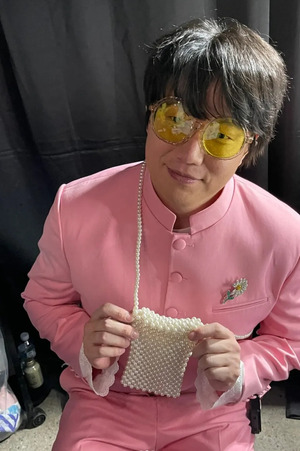 성시경 "Power 주셔서 감사"…후배 GD 향한 인사에 GD '♥좋아요' 화답