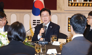 李 “북핵 포함 한반도 문제 中에 중재 요청”