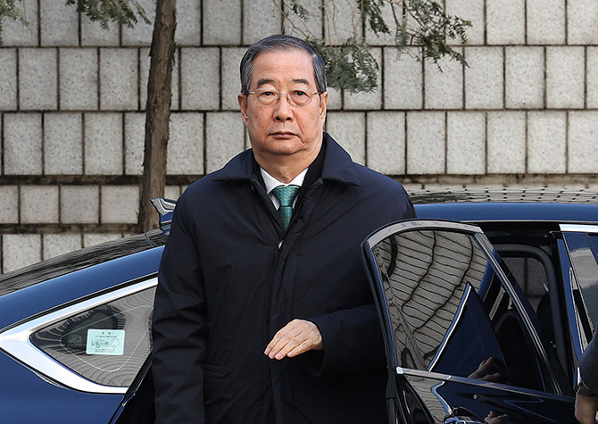 법원, 한덕수에 징역 23년 선고<BR>특검 구형 15년보다 높아