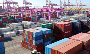 블룸버그 “한국, 환율 압박으로 올해 200억달러 대미투자 연기할 듯”