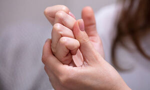 손발 시리면 수족냉증? …‘레이노 현상’ 의심 필요 [건강+]