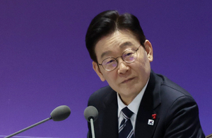 李대통령 정책 스피커 된 ‘SNS’… 설익은 발표로 때론 혼란 유발