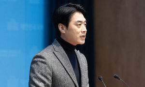 與 한준호 “합당 논의 여기서 멈춰달라…왜 지금인지 답해야”