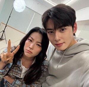 아덴 조 &${esc.h}34;차은우 옹호할 의도 없어, 사적 마음 공적으로 확산돼 유감&${esc.h}34; 