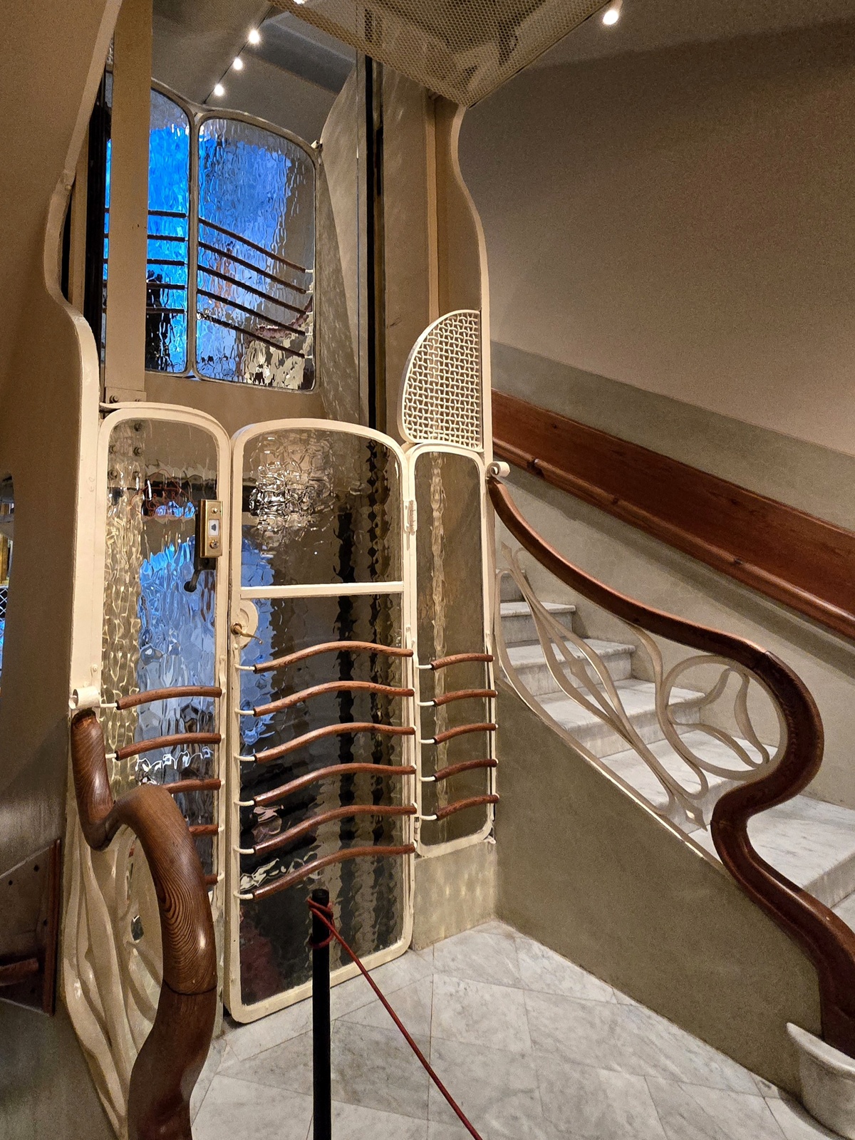 카사 바트요 엘리베이터.