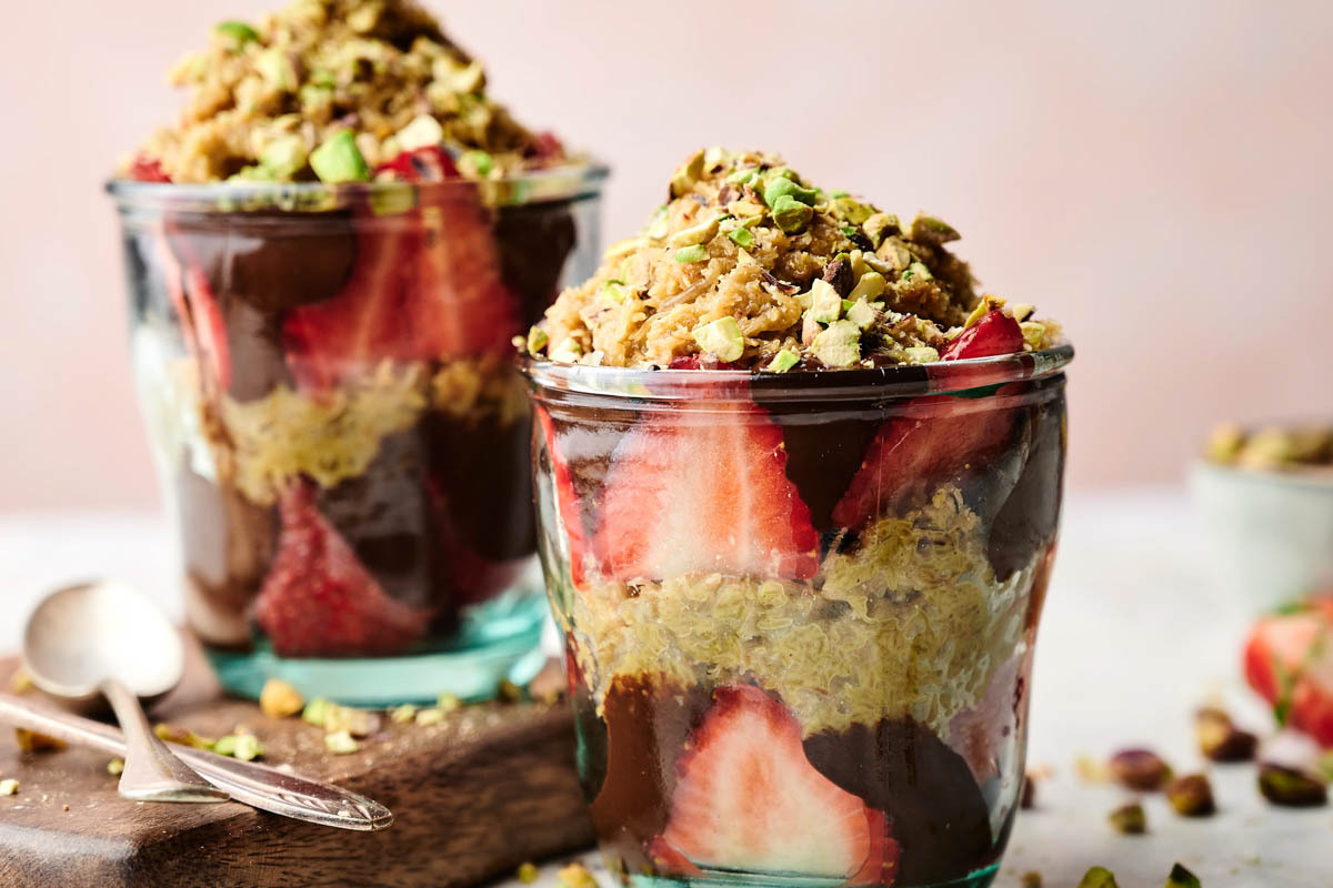 SNS를 통해 급속히 확산되는 유행 디저트. 전문가들은 “맛보다 화제성이 소비를 좌우하는 구조에서 유행의 반감기가 급격히 짧아지고 있다”고 분석한다. splash 제공