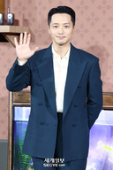 변요한 &${esc.h}34;사랑이라는 감정, 산소처럼 존재하는 것&${esc.h}34;…넷플릭스 영화 '파반느' 20일 공개