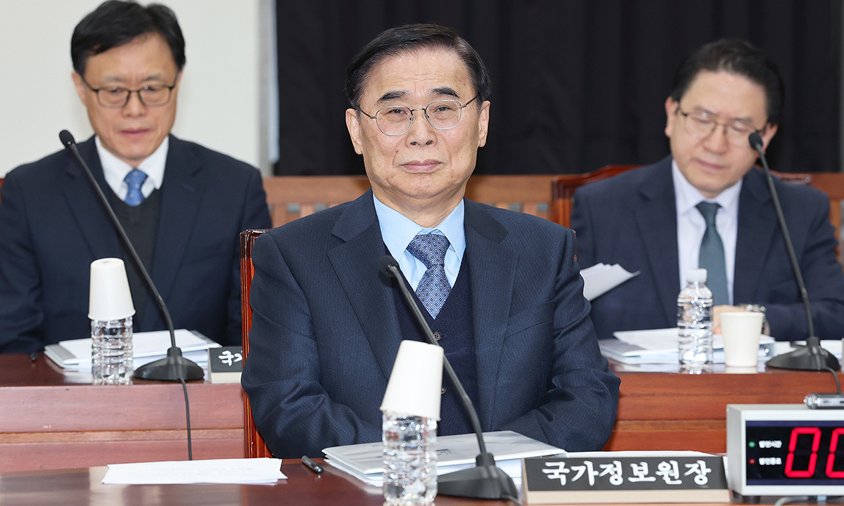 이종석 국가정보원장이 12일 서울 여의도 국회에서 열린 정보위원회 전체회의에 출석해 있다.&nbsp;국회사진기자단