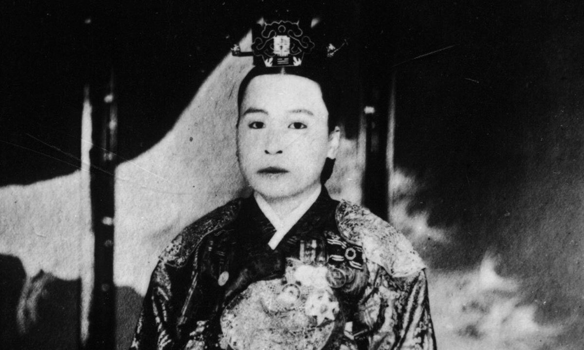 순정효황후(1894∼1966)의 사진. 그는 조선 27대 임금이자 마지막&nbsp;황제인 순종(1907∼1910년 재위)의 부인이다. 국립중앙박물관 소장