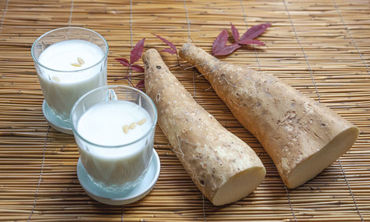 마 성분의 끈적거리는 느낌을 선호하지 않는다면 우유와 갈아서 쉐이크 처럼 먹어도 좋다.