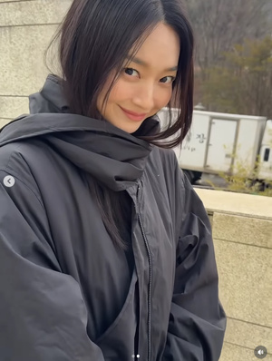 신민아, 전지적 김우빈 시점? 수줍은 미소로 새댁 모드