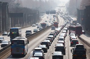 귀성길 정체 차츰 해소…서울→부산 4시간30분