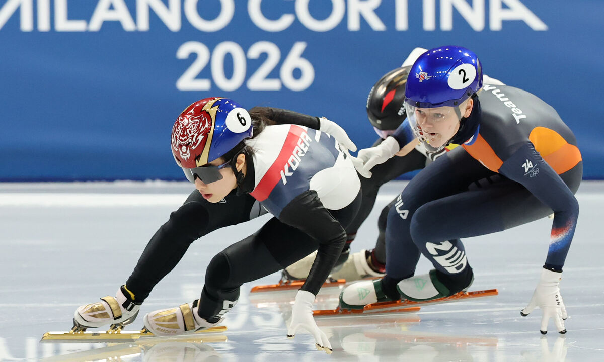 쇼트트랙 김길리가 16일(현지시간) 이탈리아 밀라노 아이스스케이팅 아레나에서 열린 2026 밀라노·코르티나담페초 동계올림픽 쇼트트랙 여자 1000m 준결승에서 질주하고 있다. 뉴스1