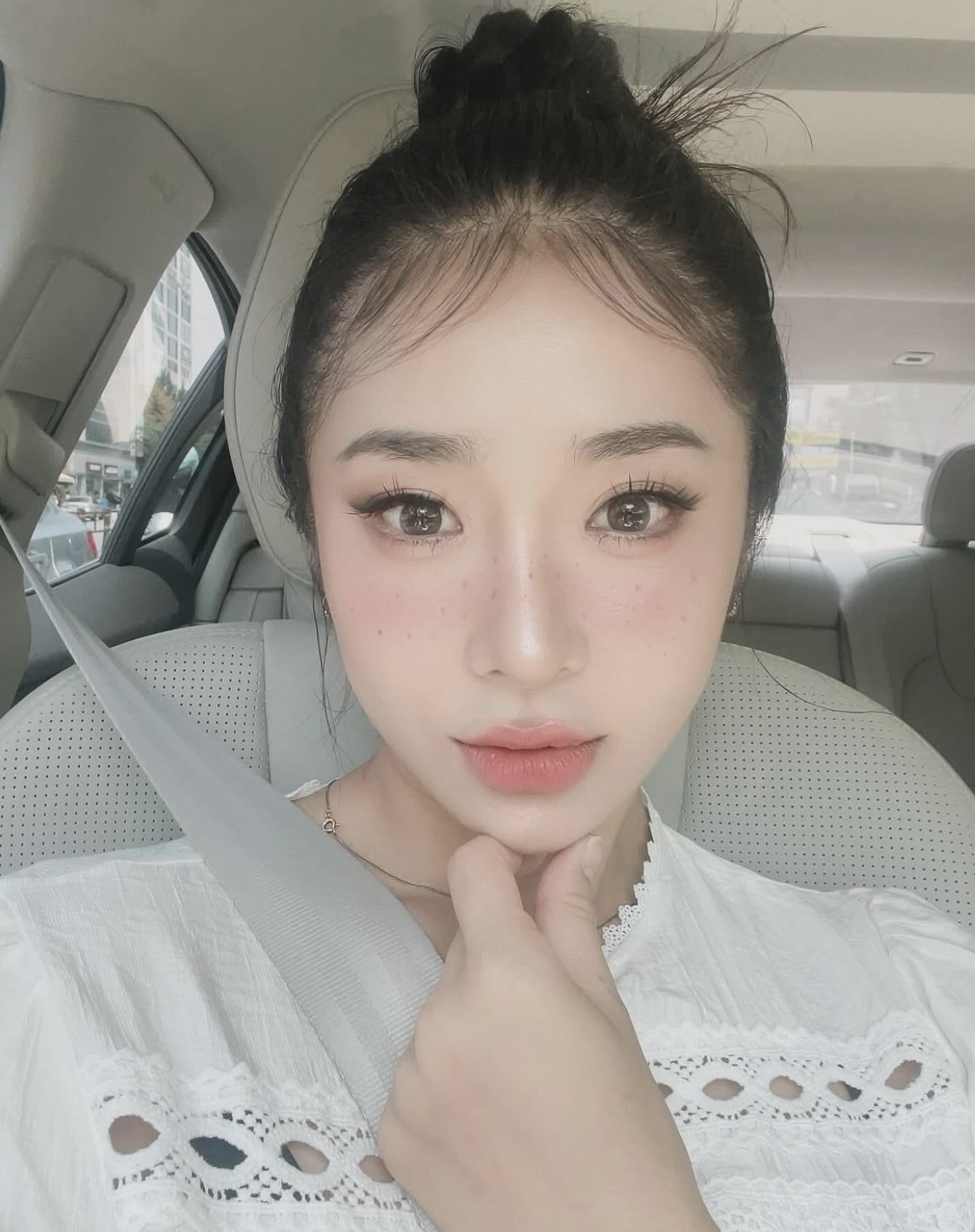 스타 요가강사로 이름을 알린 故 이유주. 사진은 “Bye”라는 짧은 말과 함께 남긴 셀카 중 하나. 이유주 SNS