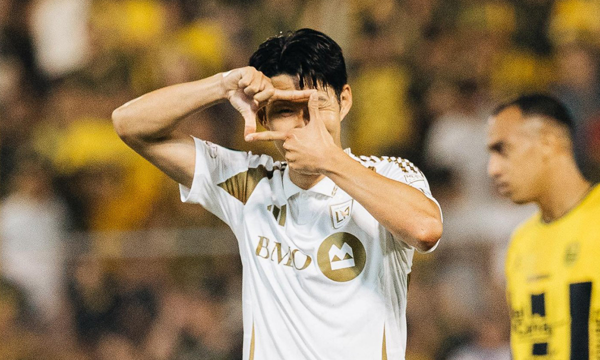 미국 프로축구 LAFC 손흥민이 올 시즌 첫 공식전에서 1골 3도움을 기록하면서 팀의 6대1 승리를 이끌었다. 손흥민은 18일(한국시간) 온두라스 산페드로술라의 프란시스코 모라산 경기장에서 열린 레알 에스파냐(온두라스)와 2026 북중미카리브해축구연맹(CONCACAF) 챔피언스컵 1라운드 원정 1차전에서 선발 출전해 62분을 뛰며 1골 3도움으로 맹활약했다.